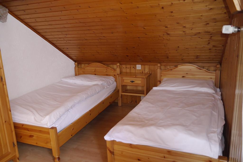 Hotel - Petit-Dejeuner Le Trift زينل الغرفة الصورة