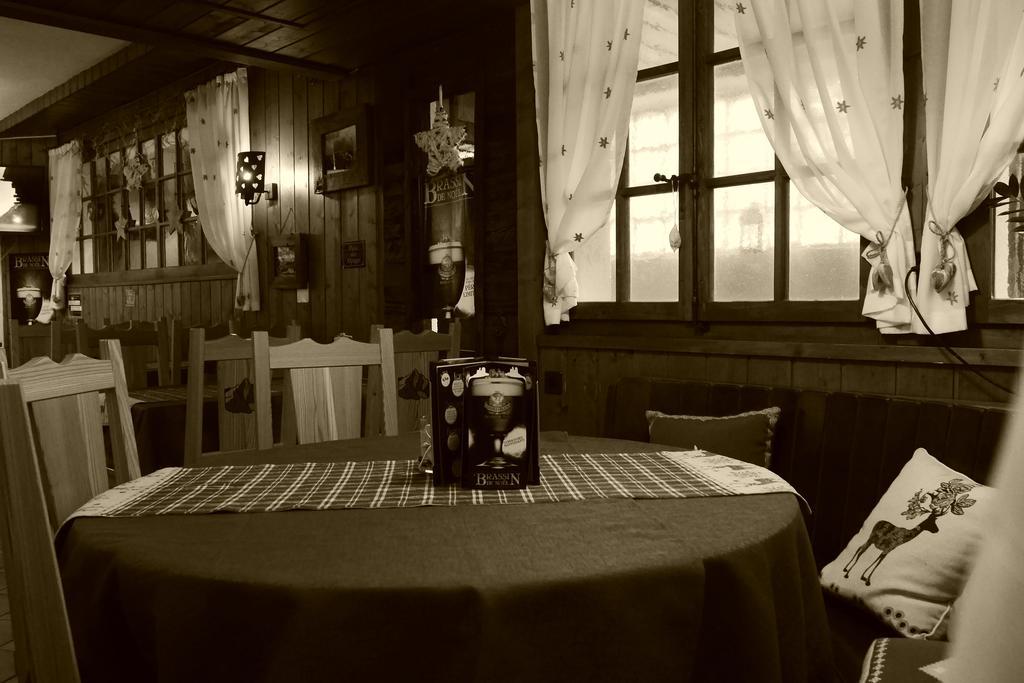 Hotel - Petit-Dejeuner Le Trift زينل المظهر الخارجي الصورة