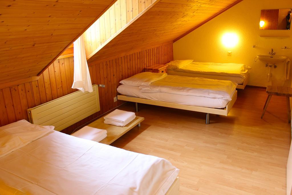 Hotel - Petit-Dejeuner Le Trift زينل المظهر الخارجي الصورة