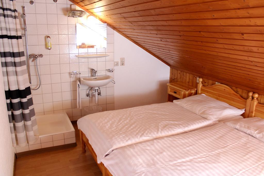 Hotel - Petit-Dejeuner Le Trift زينل المظهر الخارجي الصورة