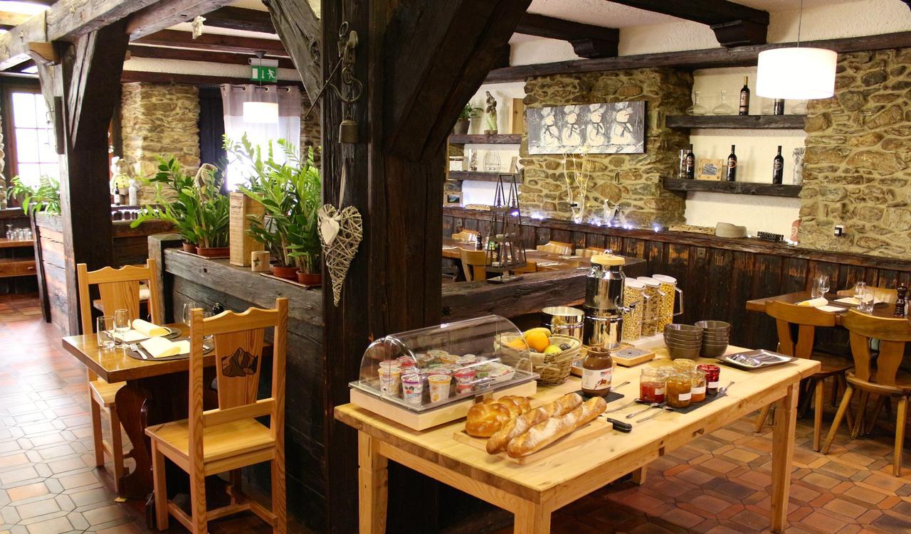 Hotel - Petit-Dejeuner Le Trift زينل المظهر الخارجي الصورة